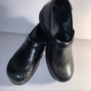 Dansko Black Leather clogs SZ 41/10.5-11